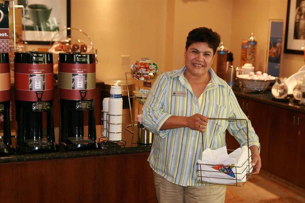 Hotel Hampton By Hilton Brentwood Restaurante foto