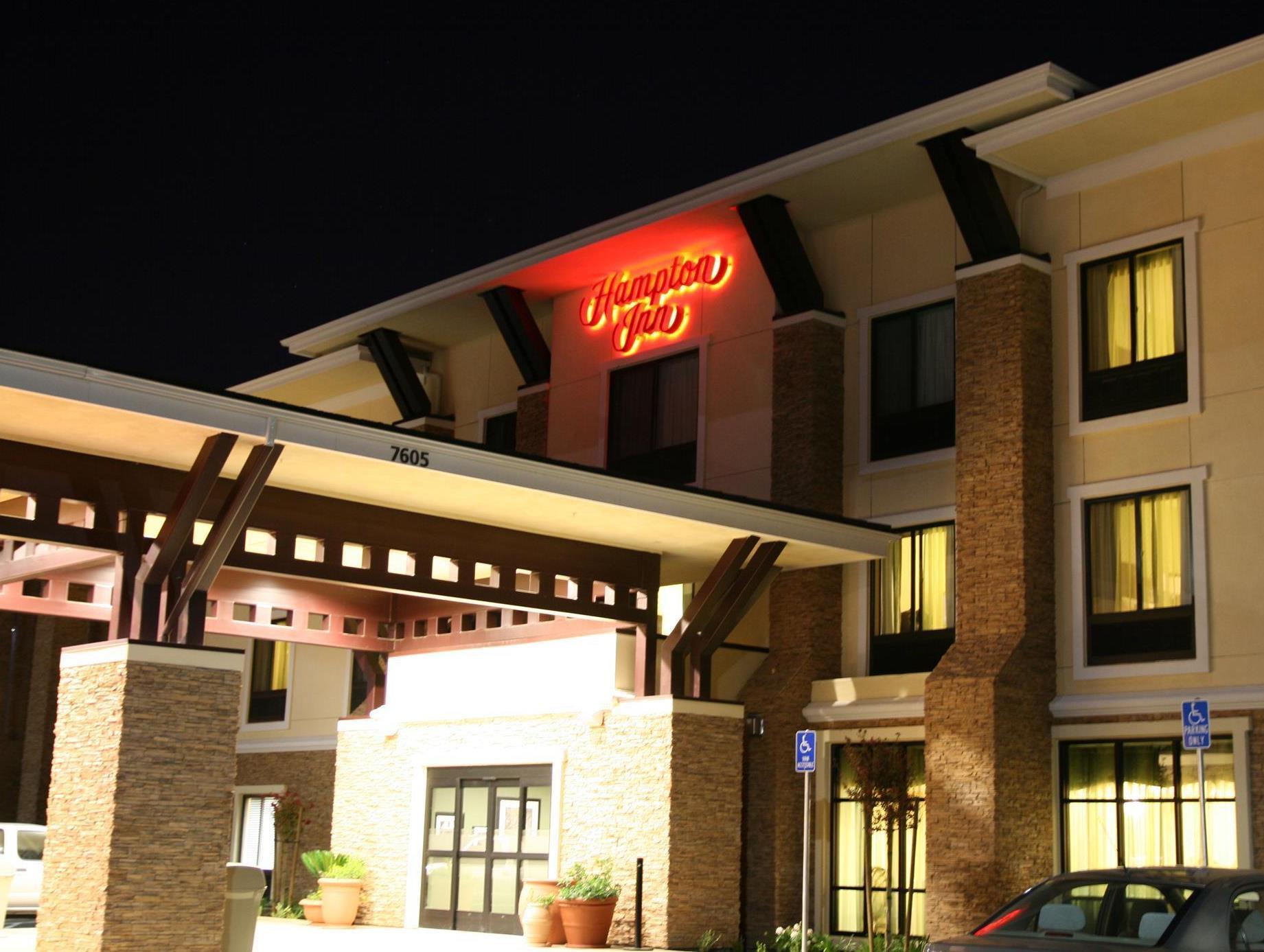 Hotel Hampton By Hilton Brentwood Exterior foto