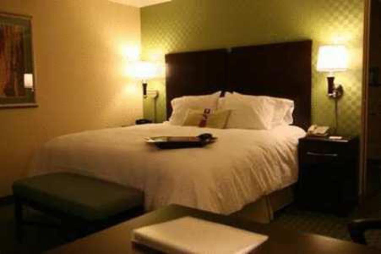 Hotel Hampton By Hilton Brentwood Exterior foto
