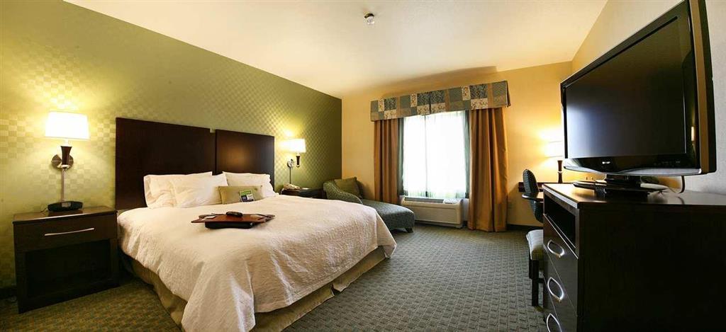 Hotel Hampton By Hilton Brentwood Habitación foto
