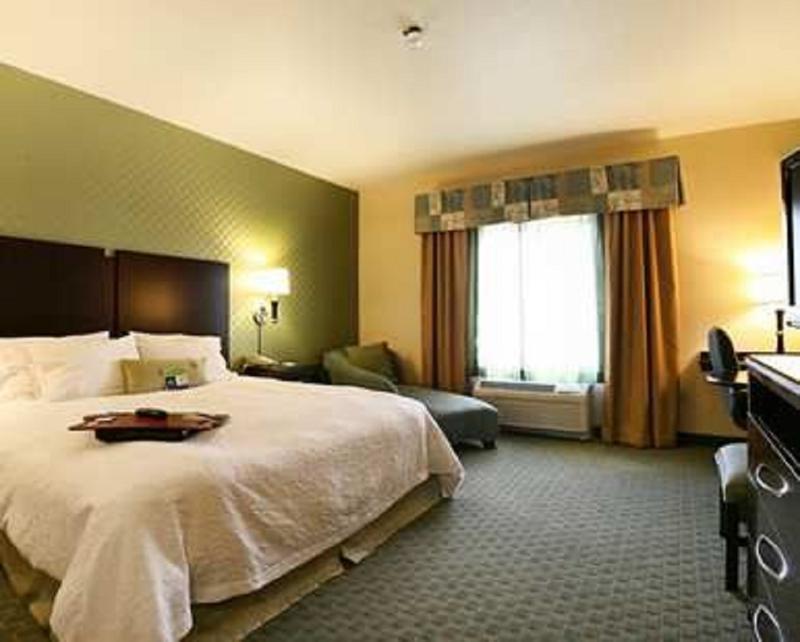 Hotel Hampton By Hilton Brentwood Exterior foto